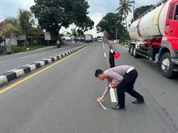 Gagal Salip Truk, Pemotor Wanita Tewas Kecelakaan di Jalan Magelang Sleman