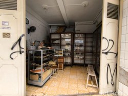 Sandal-sandal Istimewa dari Toko Legendaris H.Yusuf Djamal