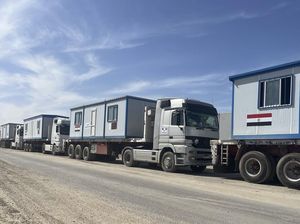 Truk Bantuan Siap Masuk Gaza, Angkut Rumah Sementara-Alat Berat Truk Bantuan Siap Masuk Gaza, Angkut Rumah Sementara-Alat Berat