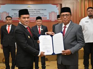 Mualem Tunjuk Alhudri Jadi Plt Sekda Aceh Mualem Tunjuk Alhudri Jadi Plt Sekda Aceh