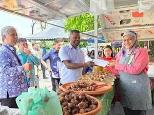 Viral di Malaysia: Pemuda China Ditampar Saat Makan Siang di Bulan Ramadan Viral di Malaysia: Pemuda China Ditampar Saat Makan Siang di Bulan Ramadan