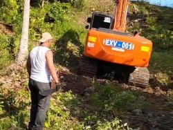 Warga Usir Ekskavator PT Gorontalo Minerals Diduga Serobot Lahan Sengketa