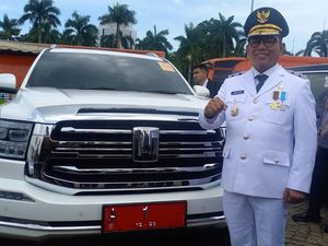 Gubernur Banten Andra Soni Pakai Mobil Pribadi untuk Kendaraan Dinas