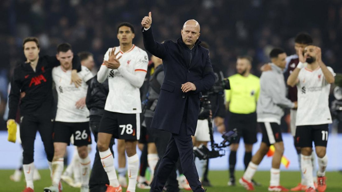 Manajer Liverpool Arne Slot tidak senang dengan hasil imbang kontra Aston Villa (Action Images via Reuters/Peter Cziborra)