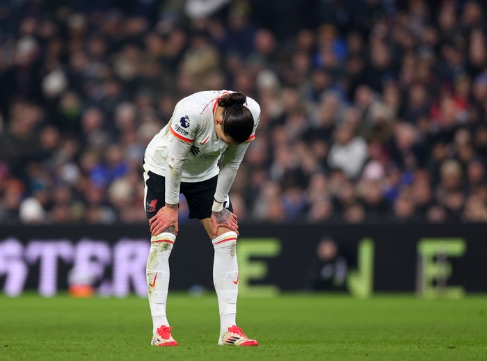 BIRMINGHAM, ENGLAND - FEBRUARY 19: Darwin Nunez of Liverpool reacts during the Premier League match between Aston Villa FC and Liverpool FC at Villa Park on February 19, 2025 in Birmingham, England. (Photo by Molly Darlington/Copa/Getty Images)