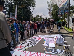 DPRD NTB Apresiasi Aksi Indonesia Gelap Ratusan Mahasiswa di Mataram
