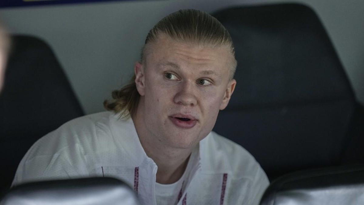 Erling Haaland cuma duduk di bangku cadangan saat Manchester City dikalahkan Real Madrid di Liga Champions (Foto: AP/Bernat Armangue)