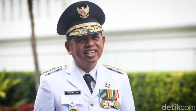 Kabar Terkini Artis dari InsertLive : Terpopuler: Agama Dedi Mulyadi vs Klarifikasi Aura Cinta