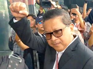 Hasto Siap Lahir Batin Jika Ditahan KPK Usai Diperiksa Sebagai Tersangka Hasto Siap Lahir Batin Jika Ditahan KPK Usai Diperiksa Sebagai Tersangka