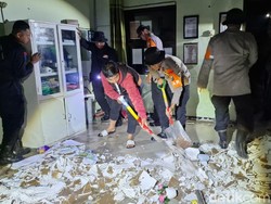 Hujan Angin di Sidoarjo Rusak Puskesmas Porong dan Belasan Rumah