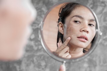 1 Kebiasaan Makeup yang Sering Diabaikan, Bikin Kulit Cepat Menua