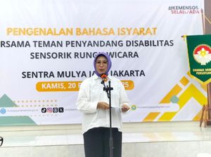 Istri Mensos Belajar Bahasa Isyarat Bareng Teman Tuli di Sentra Mulya Jaya