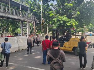 Jelang Aksi Indonesia Gelap, Jalan Medan Merdeka Barat Arah Istana Ditutup