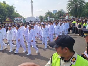 481 Kepala Daerah Dikirab dari Monas Menuju Istana Kepresidenan 481 Kepala Daerah Dikirab dari Monas Menuju Istana Kepresidenan