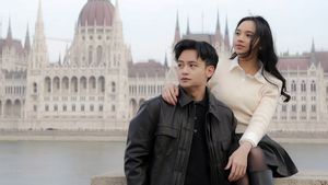 6 Potret Mesra Lyodra dan Randy Martin Liburan di Budapest