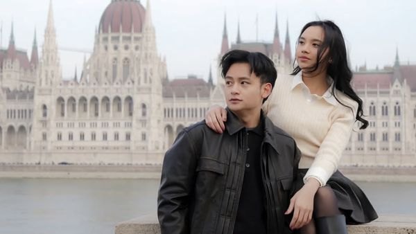 6 Potret Mesra Lyodra dan Randy Martin Liburan di Budapest