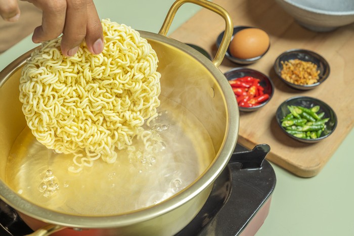 Masak mie instan