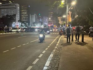 Massa Aksi Indonesia Gelap Bubar, Jalan Medan Merdeka Barat Kembali Dibuka