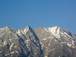 Pendaki Inggris Tewas di Himalaya Usai Dievakuasi karena Cedera