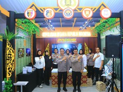 Polri Raih Juara 1 Kategori Booth Terfavorit di Pameran Kampung Hukum MA