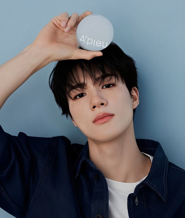 Potret Jeno NCT sebagai Global Brand Ambassador A'pieu