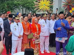 Tiba di Balkot Jakarta untuk Sertijab, Pramono-Rano Disambut Palang Pintu