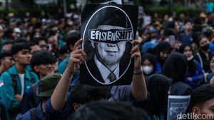 Ragam Spanduk dan Poster Kritik Pemerintah di Aksi Indonesia Gelap