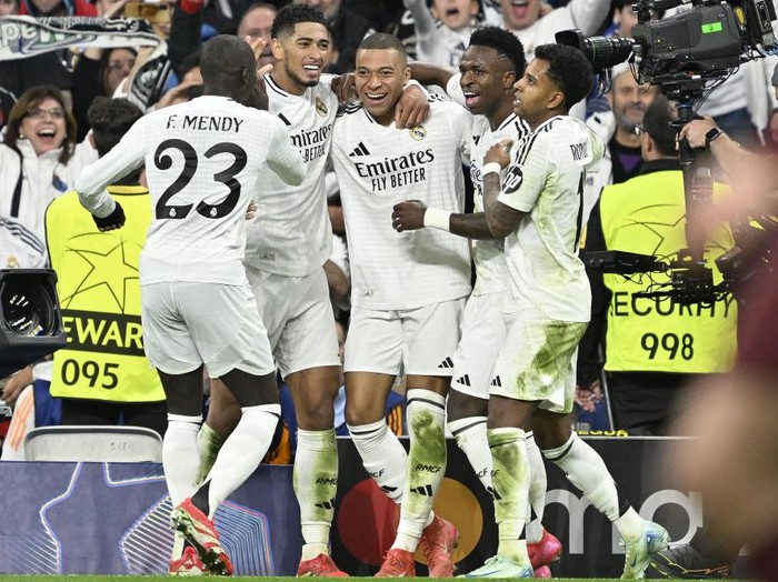 MADRID, SPAIN - FEBRUARY 19: Real Madrid's Kylian Mbappe celebrates after scoring a goal during the UEFA Champions League play-off second-leg match between Real Madrid and Manchester City at Santiago Bernabeu Stadium in Madrid, Spain on February 19, 2025. (Photo by Burak Akbulut/Anadolu via Getty Images)