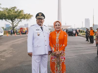 Gaya Para Istri Selebritas Dampingi Suami Dilantik Jadi Kepala Daerah