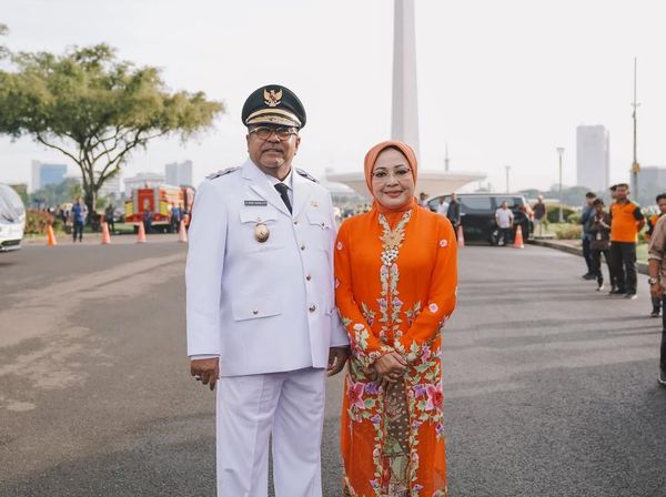 Gaya Para Istri Selebritas Dampingi Suami Dilantik Jadi Kepala Daerah