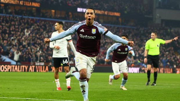  Youri Tielemans of Aston Villa celebrates scoring his side's first goal during the Premier League match between Aston Villa FC and Liverpool FC at Villa Park on February 19, 2025 in Birmingham, England. (Photo by Chris Brunskill/Fantasista/Getty Images)