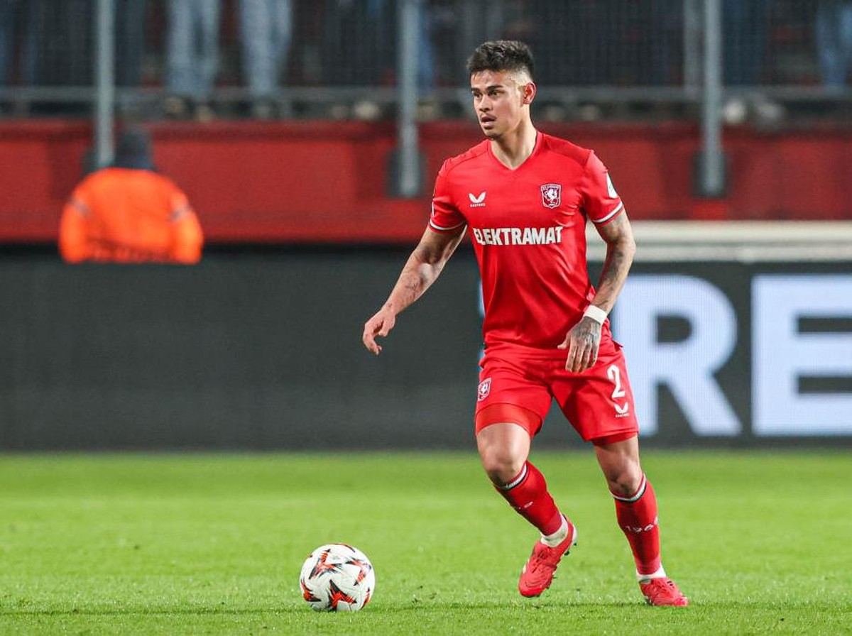 Mees Hilgers belum dimainkan Twente, pelatih kena kritik. (Foto: Getty Images/BSR Agency)
