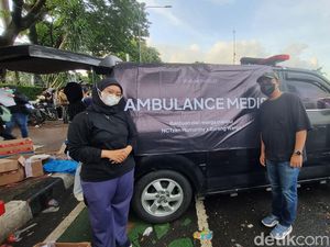 Fans K-Pop NCTzen Sediakan Ambulans dan Makanan di Demo Indonesia Gelap Fans K-Pop NCTzen Sediakan Ambulans dan Makanan di Demo Indonesia Gelap