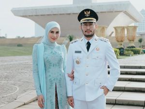 Gaya 4 Artis Cantik Kini Jadi Ibu Pejabat, Berkebaya Dampingi Pelantikan Suami Gaya 4 Artis Cantik Kini Jadi Ibu Pejabat, Berkebaya Dampingi Pelantikan Suami