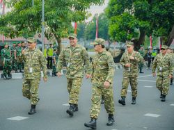 Potret Bobby Nasution Pakai Baju Loreng Ikut Retret di Magelang