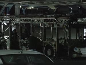 Video: 3 Bom Meledak di Bus yang Terparkir di Israel