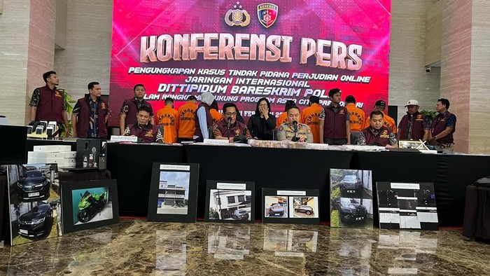 Jumpa pers pengungkapan problem judol 1XBET Jumpa pers pengungkapan problem judol 1XBET
