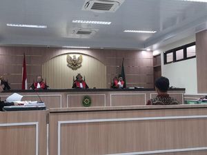 Komisioner KPU Mateng Divonis 3 Tahun Bui di Kasus Ijazah Palsu Haris Halim Komisioner KPU Mateng Divonis 3 Tahun Bui di Kasus Ijazah Palsu Haris Halim