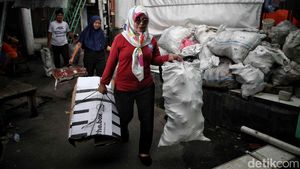 Melihat Aktivitas Bank Sampah di Jakarta Utara