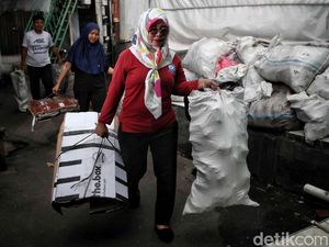 Melihat Aktivitas Bank Sampah di Jakarta Utara