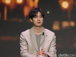 Video: Choi Woo Shik Pertimbangkan Perani Drama Adaptasi Whale Star