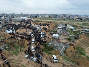 Di Balik Hamas Rilis Foto Perpisahan Para Sandera