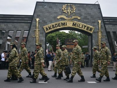 Momen Kedatangan Kepala Daerah Peserta Retret di Magelang