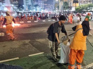 Sebagian Demonstran Indonesia Gelap Mulai Pulang, Pasukan Oranye Beraksi