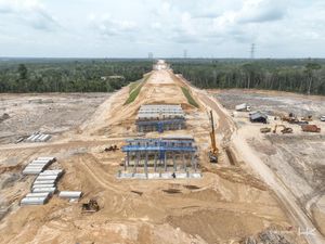 Hutama Karya Kebut Pembangunan Tol Betung-Tempino-Jambi Hutama Karya Kebut Pembangunan Tol Betung-Tempino-Jambi