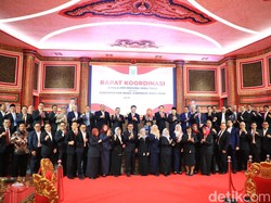 Sebelum Retret Khofifah-Emil Rapat dengan OPD Gaspol 99 Hari Kerja Pertama