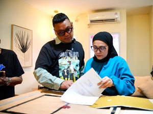 Uya Kuya Pulangkan Jenazah WNI yang Meninggal saat Transit di Hong Kong Uya Kuya Pulangkan Jenazah WNI yang Meninggal saat Transit di Hong Kong