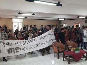 Mahasiswa, Aktivis-Praktisi Kompak Tolak RUU Dinilai Perburuk Sistem Hukum Mahasiswa, Aktivis-Praktisi Kompak Tolak RUU Dinilai Perburuk Sistem Hukum
