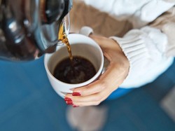 Minum Kopi Tiga Cangkir Tiap Hari Bisa Merusak Ginjal