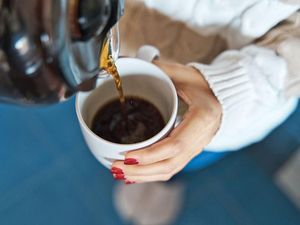 Minum Kopi Tiga Cangkir Tiap Hari Bisa Merusak Ginjal Minum Kopi Tiga Cangkir Tiap Hari Bisa Merusak Ginjal